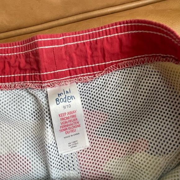 Mini Boden Boys Swim Trunks size 9/10 - Picture 2 of 4